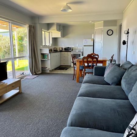 Gilmour Getaway Apartment Раглан Екстериор снимка