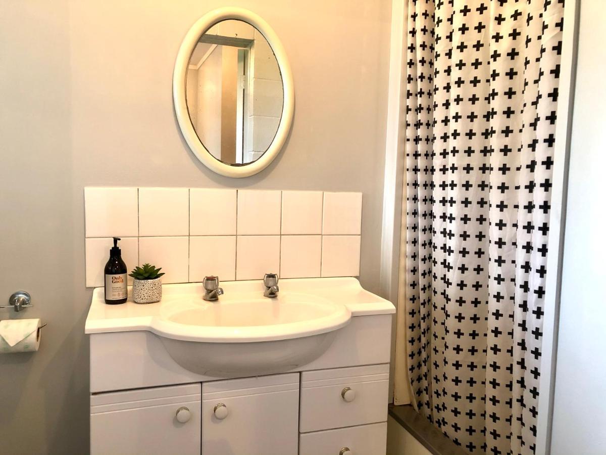 Gilmour Getaway Apartment Раглан Екстериор снимка